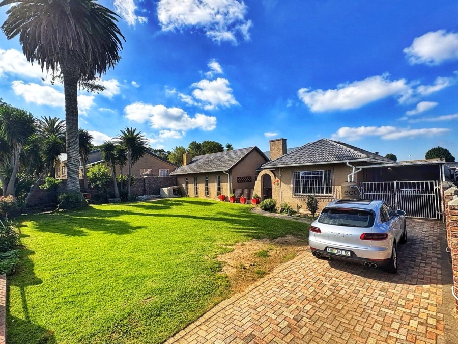5 Bedroom Property for Sale in Kabega Park Eastern Cape